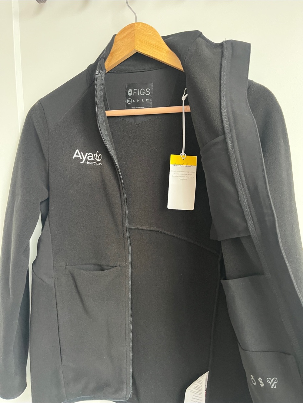 Figs Black Zip-Up Medical Jacket with Aya Healthcare Embroidery Women’s size XS - Picture 9 of 10
